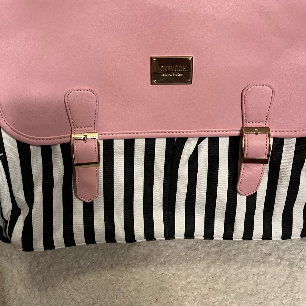 LoveVook laptop bag/brief case.